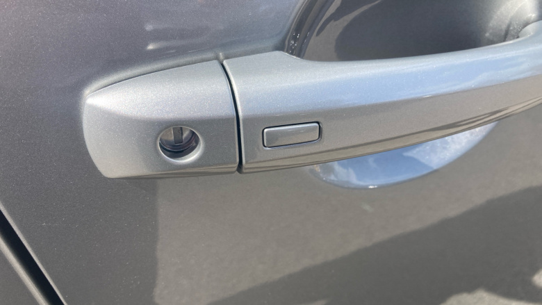 Nissan Qashqai 1.3 DiG-T MH Acenta Premium 5dr Petrol Hatchback